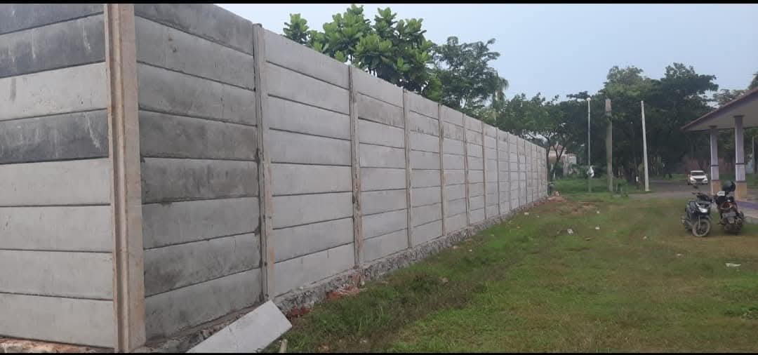 Pagar Panel Beton Precast SNI – Panel Pagar Bertulang untuk Industri dan Perumahan