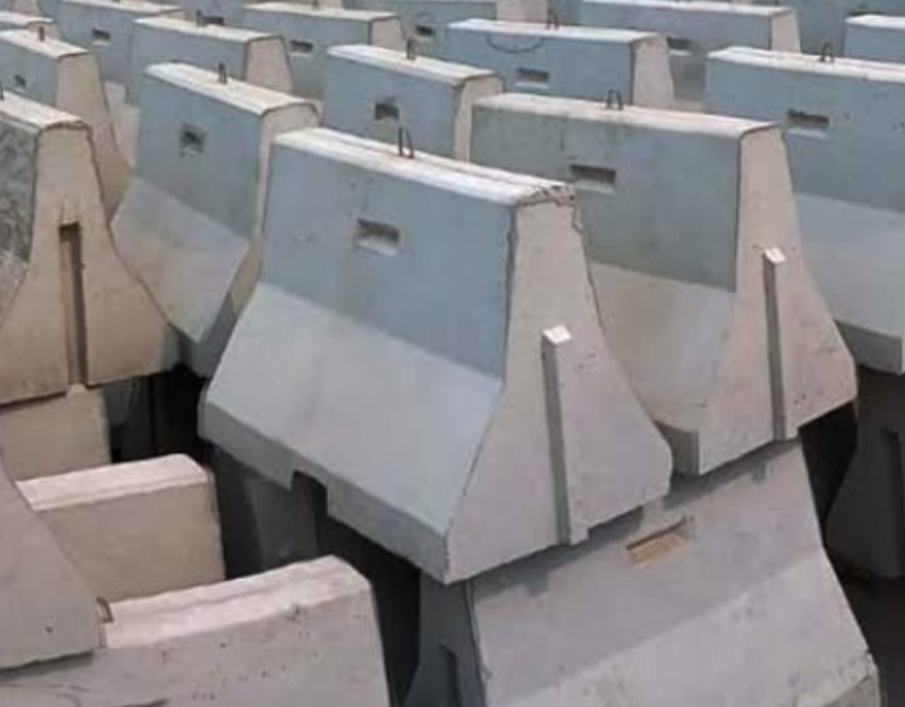 Road Barrier Beton Precast SNI